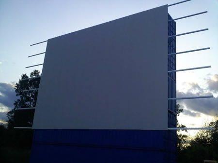 US-23 Drive-In Theater - NEW SCREEN SUMMER 2009 FROM RON GROSS